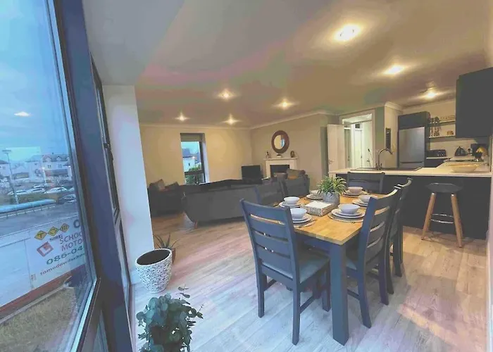 Entire Apartment , Centre Carrick-On-Shannon