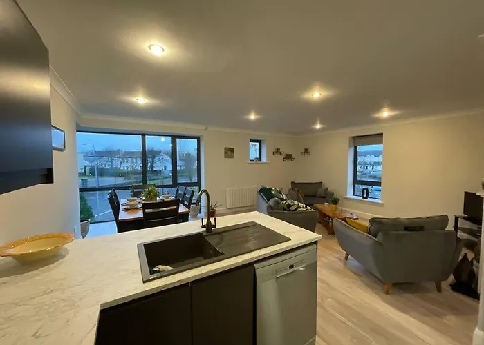 Entire Apartment , Centre Carrick-On-Shannon